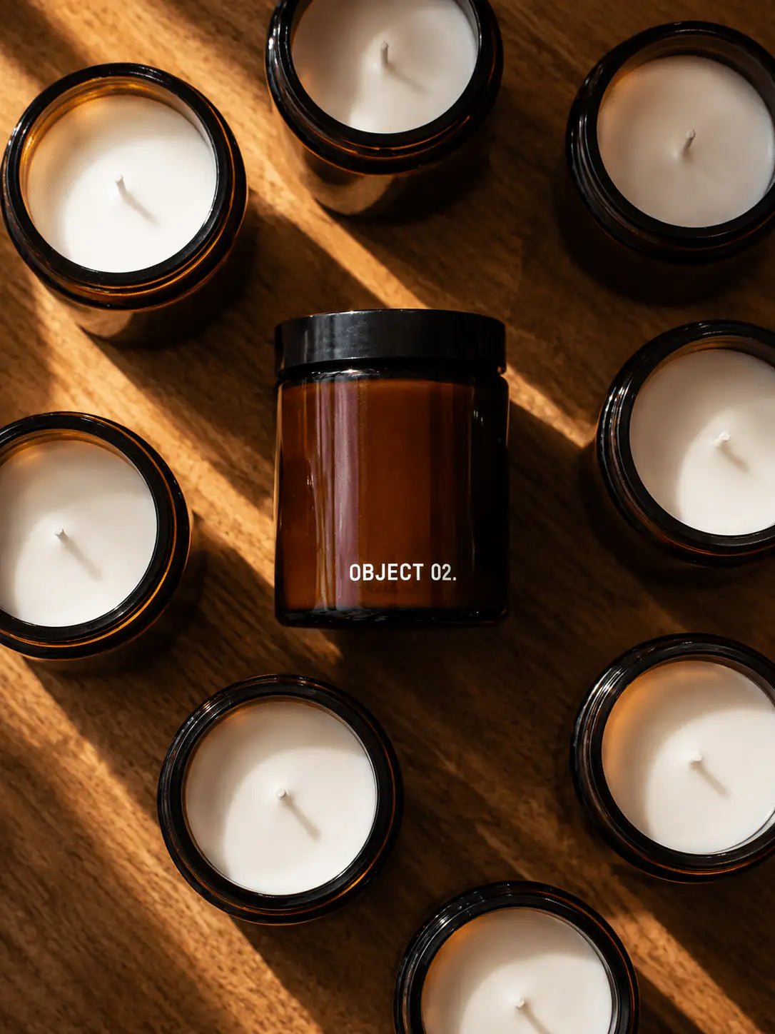 OBJECT 02 - Leather & Wood Scented Candle - NOT WHAT YOU EXPECT. Bougie