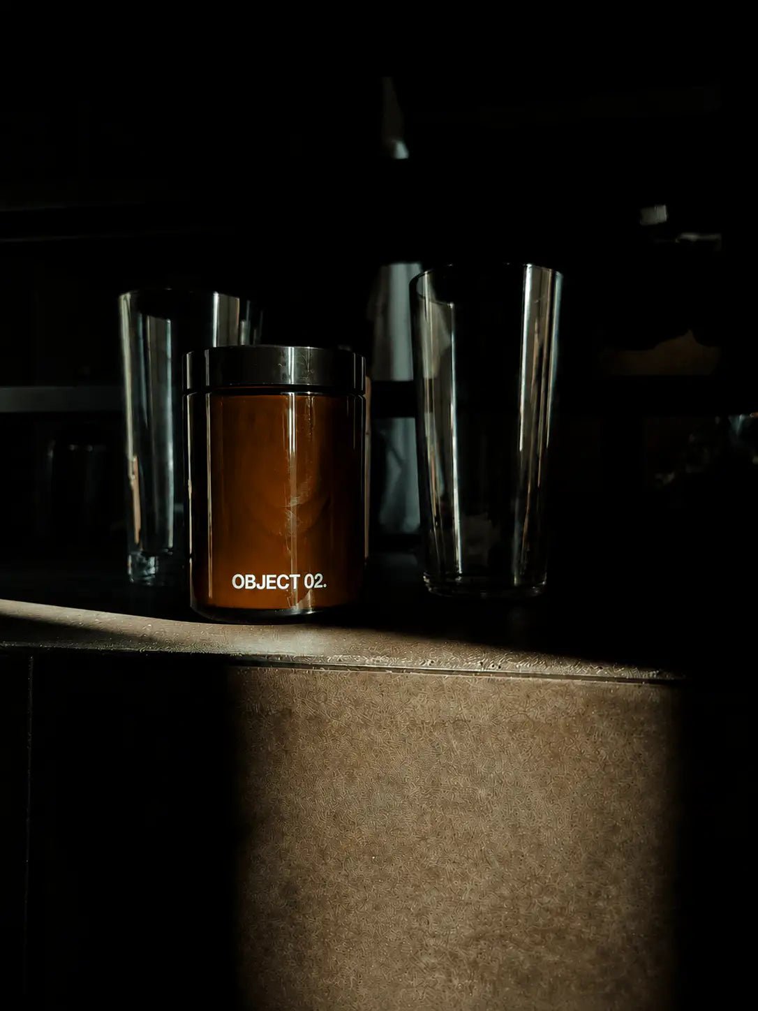 OBJECT 02 - Leather & Wood Scented Candle - NOT WHAT YOU EXPECT. Bougie